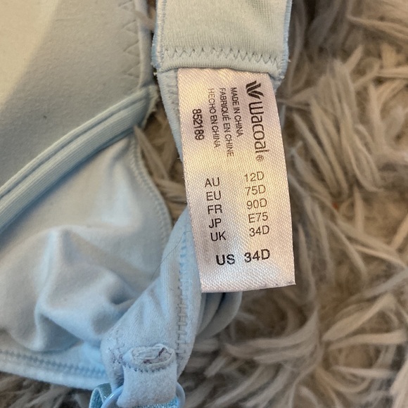 2 Wacoal bras - Picture 2 of 4